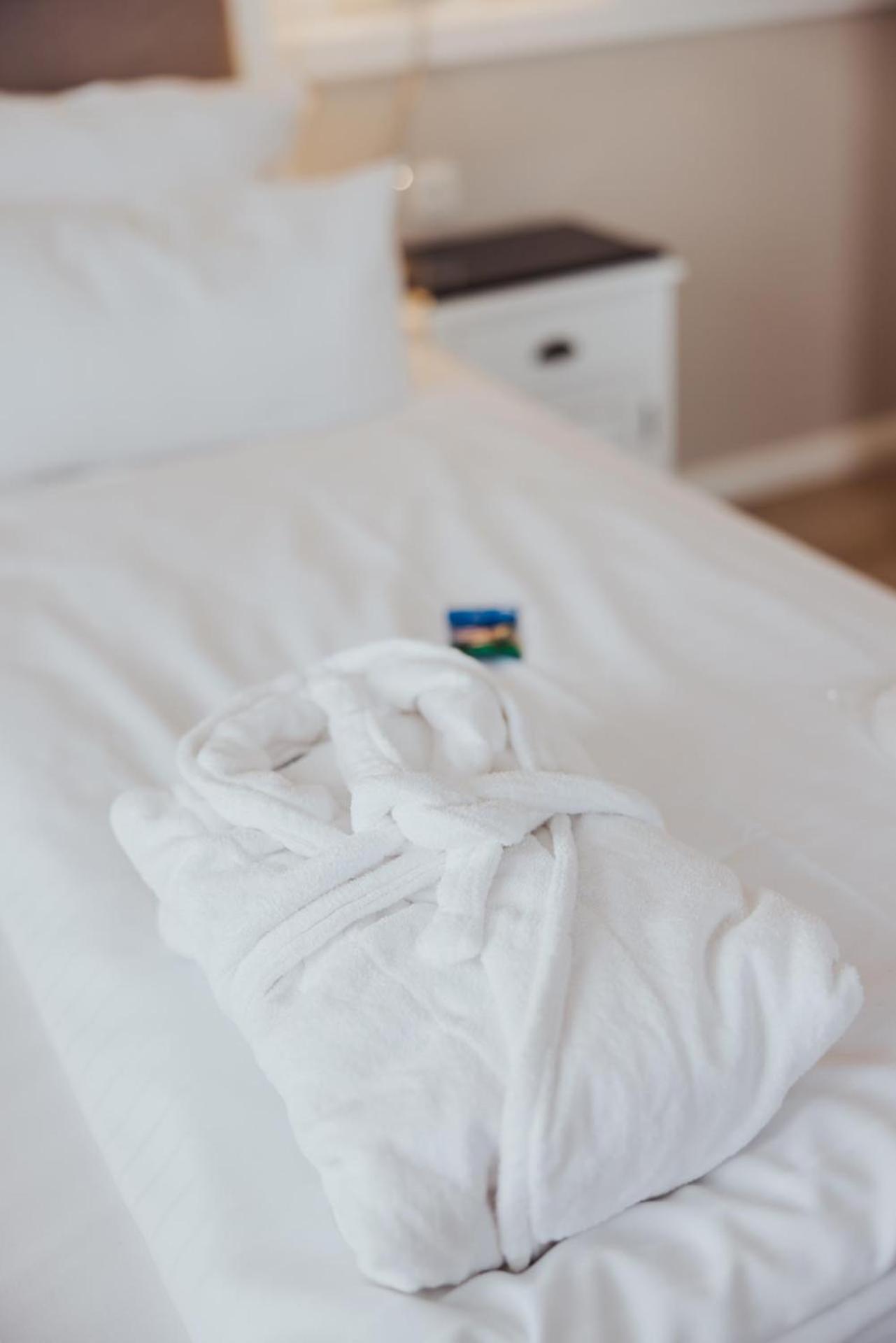Hotel IV Jahreszeiten Strandperle Кюлунгсборн Экстерьер фото